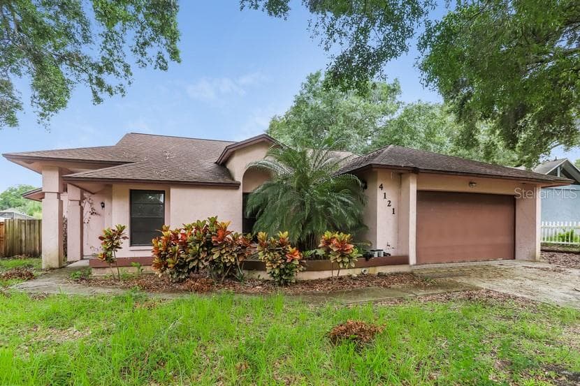 4121 YELLOWWOOD DRIVE VALRICO, FL 33594