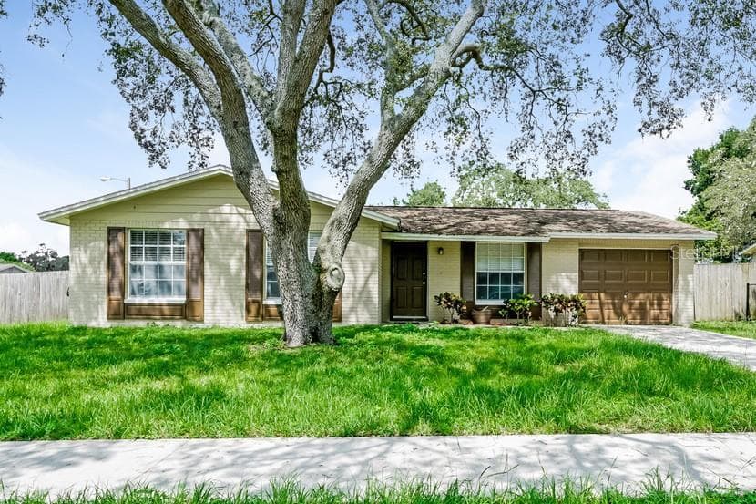 904 BRIARCLIFF DRIVE VALRICO, FL 33594