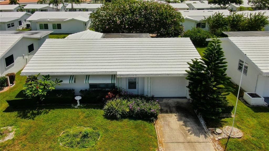9825 37TH STREET N UNIT 4 PINELLAS PARK, FL 33782