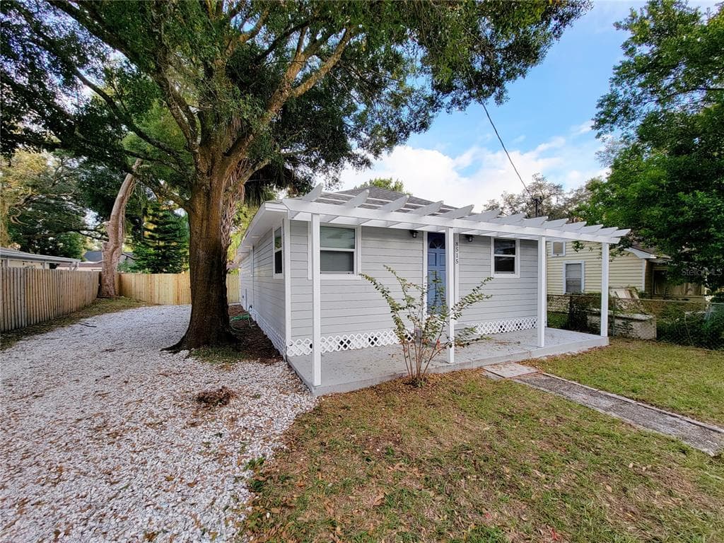 8515 N HAMNER AVENUE TAMPA, FL 33604