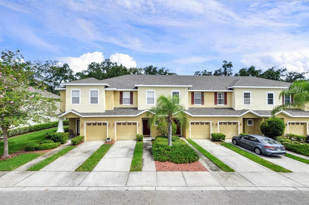 4459 AMBERLY OAKS COURT TAMPA, FL 33614