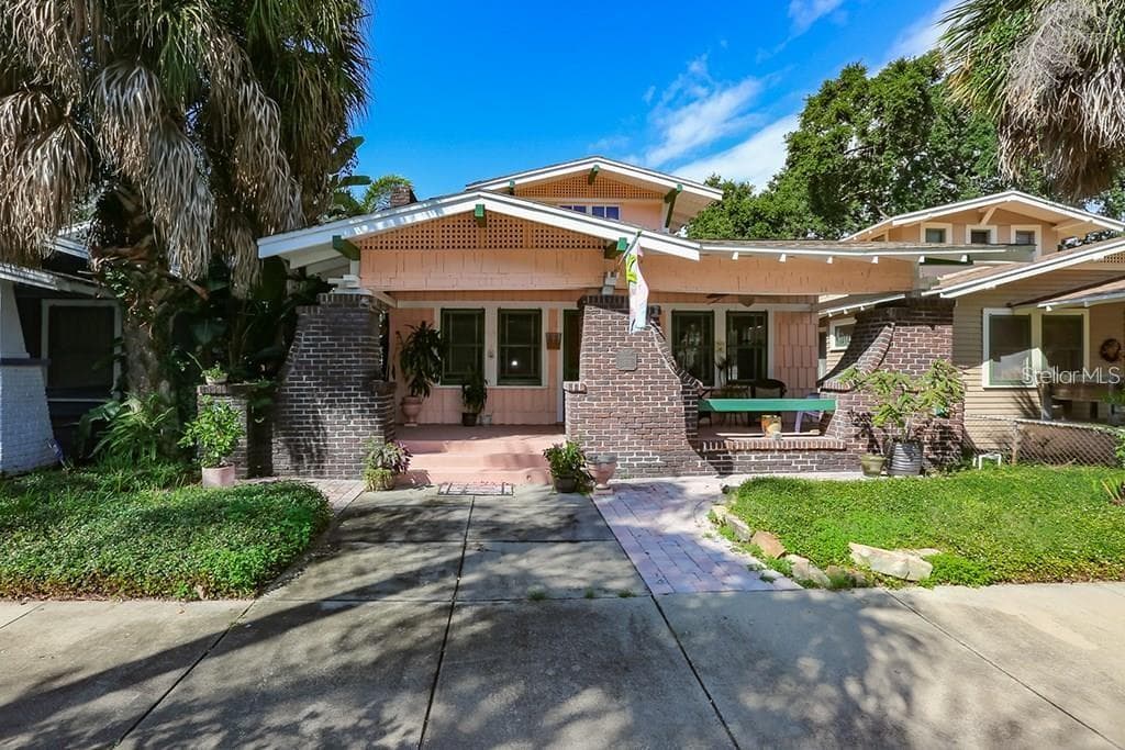 715 S BUNGALOW TERRACE TAMPA, FL 33606