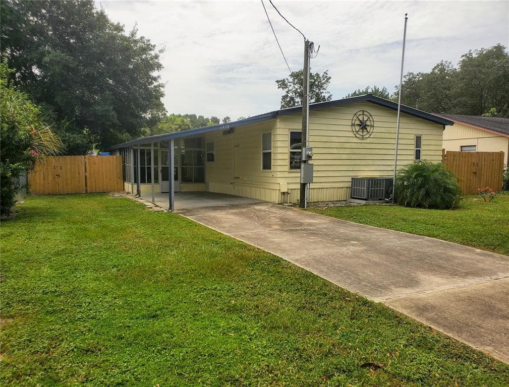6438 SEABREEZE AVENUE WEEKI WACHEE, FL 34607