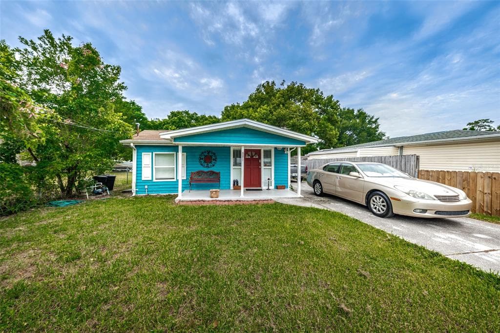 581 DIXIE HIGHWAY TARPON SPRINGS, FL 34689