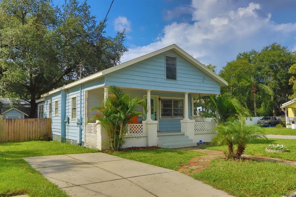 315 E KNOLLWOOD STREET TAMPA, FL 33604
