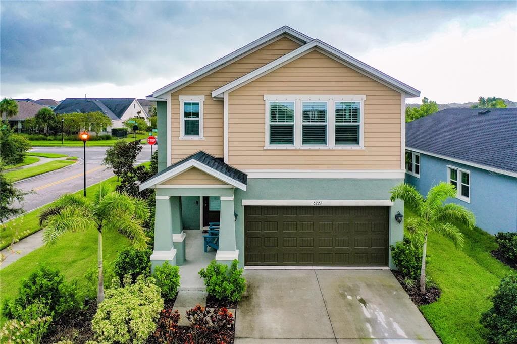 6227 VOYAGERS PLACE APOLLO BEACH, FL 33572