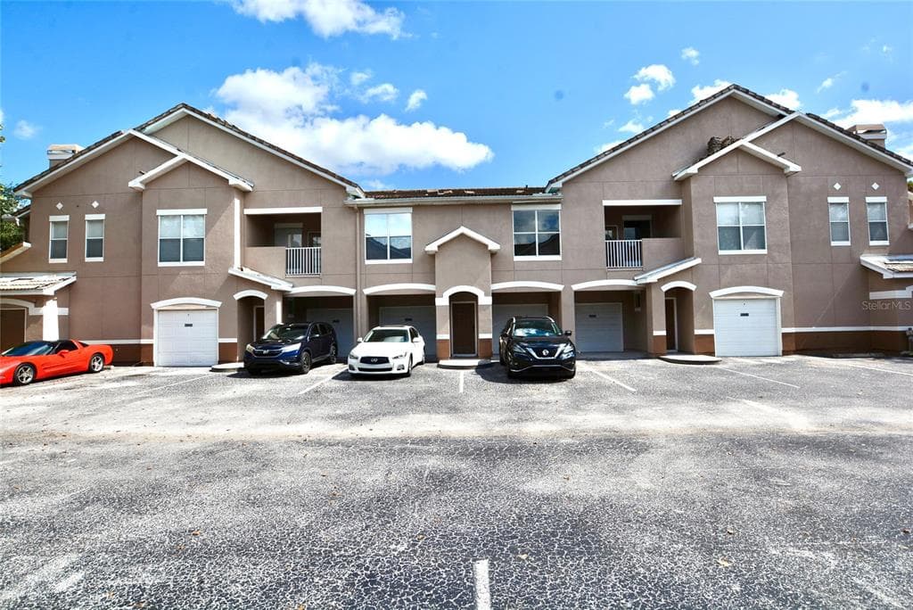 18128 VILLA CREEK DRIVE TAMPA, FL 33647