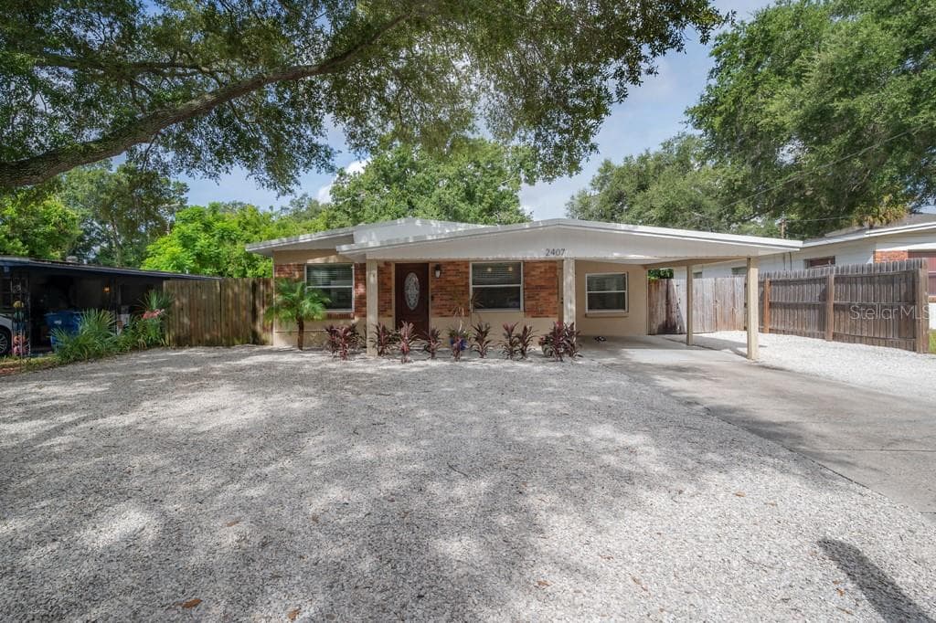 2407 S HAROLD AVENUE TAMPA, FL 33629