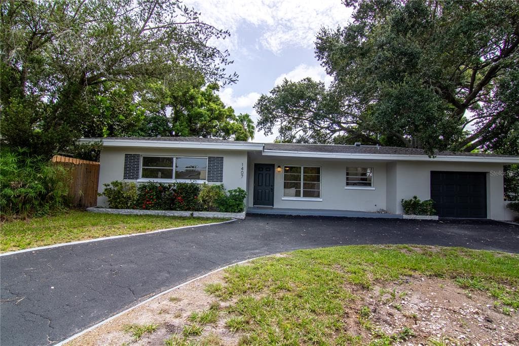1407 CARLOS AVENUE CLEARWATER, FL 33755