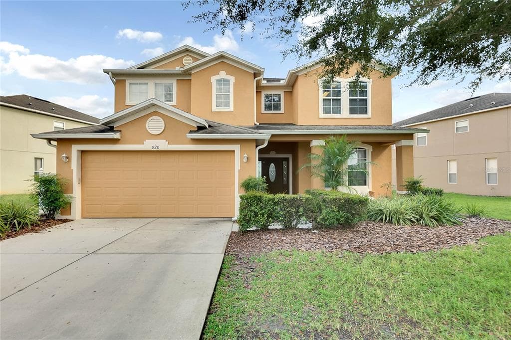 820 SUFFOLK PLACE DAVENPORT, FL 33896