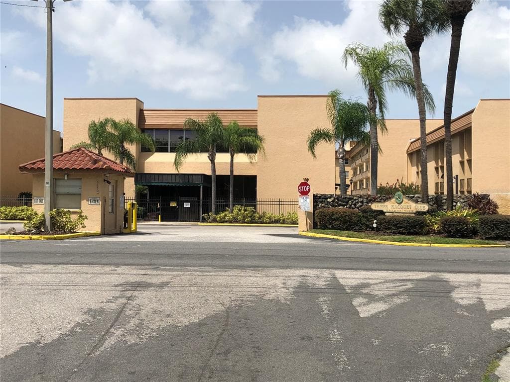 5820 N CHURCH AVENUE UNIT 325