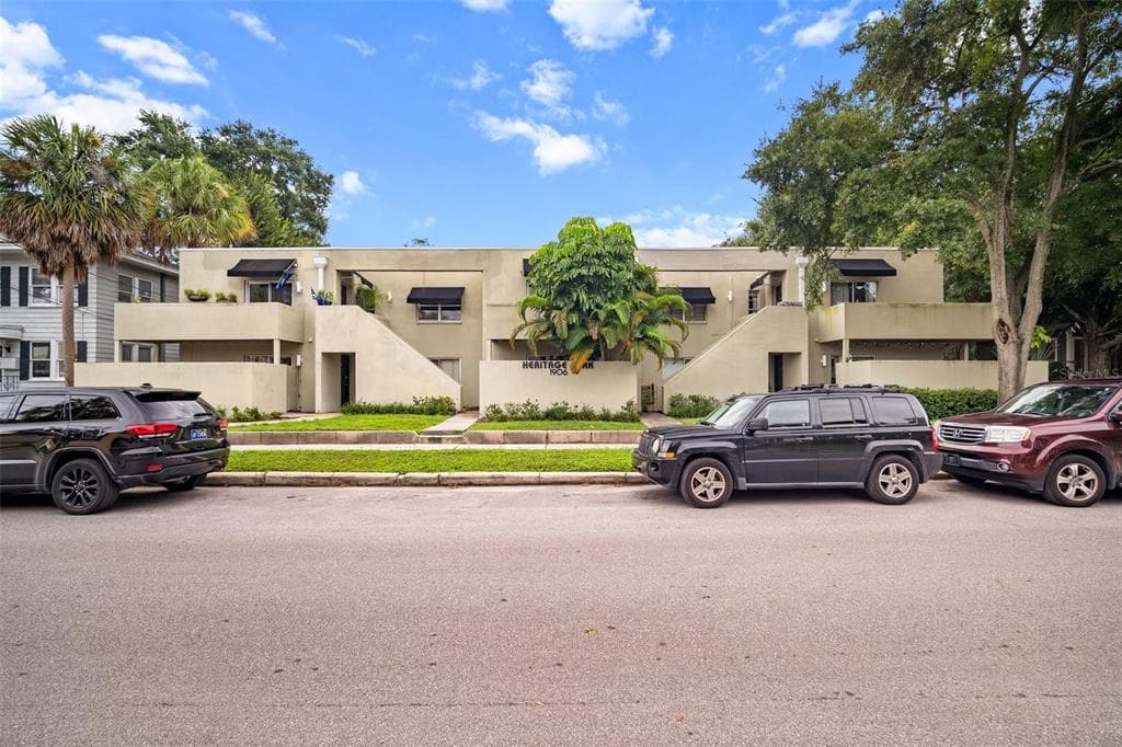 1906 W DEKLE AVENUE UNIT I
