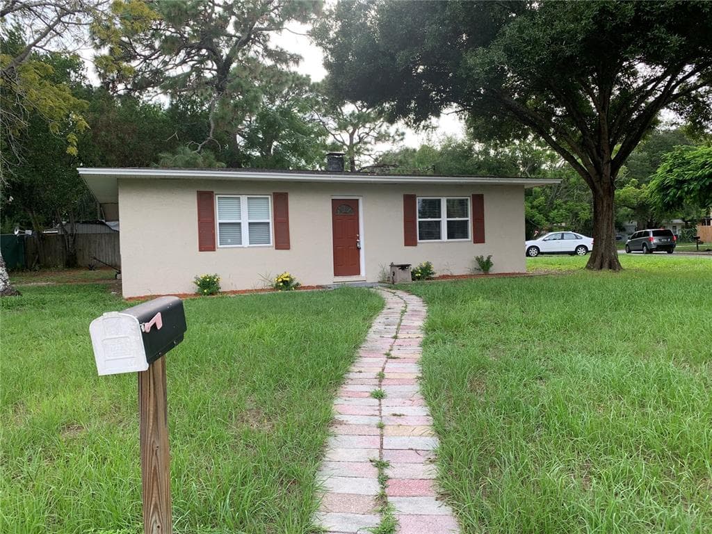4444 CRESTWOOD DRIVE N ST PETERSBURG, FL 33714