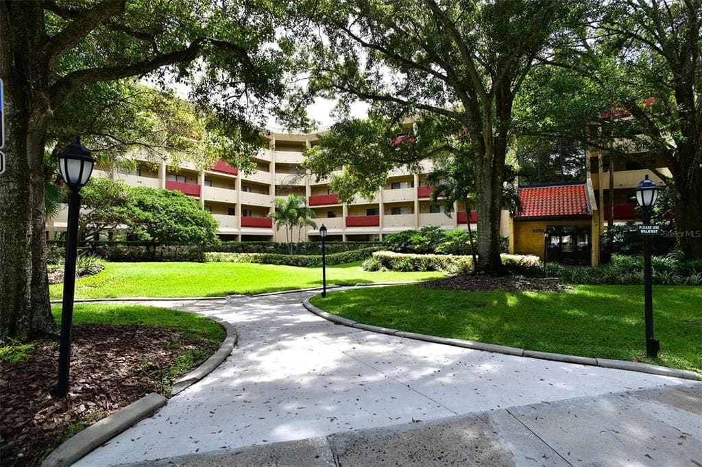3062 EASTLAND BOULEVARD UNIT 409 CLEARWATER, FL 33761
