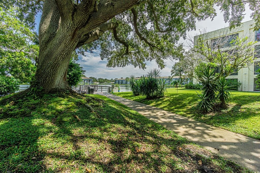 11485 OAKHURST ROAD UNIT 1100-106 LARGO, FL 33774