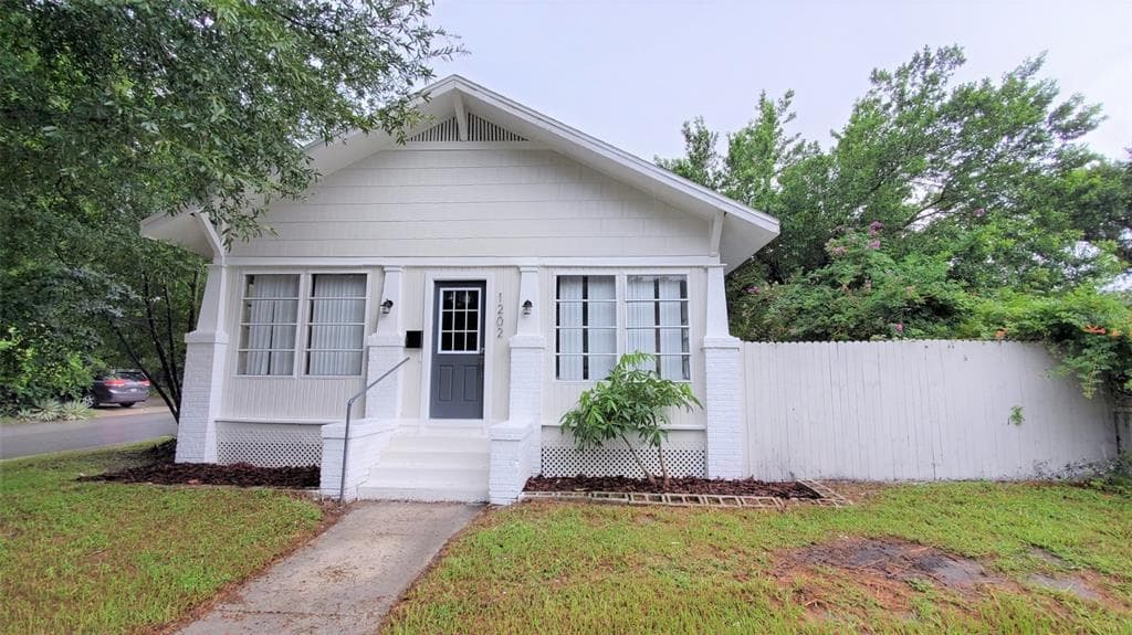 1202 E 32ND AVENUE TAMPA, FL 33603