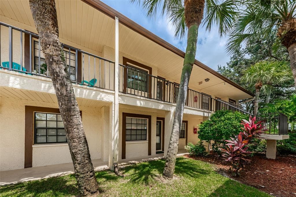 2400 WINDING CREEK BOULEVARD UNIT 18B-205 CLEARWATER, FL 33761