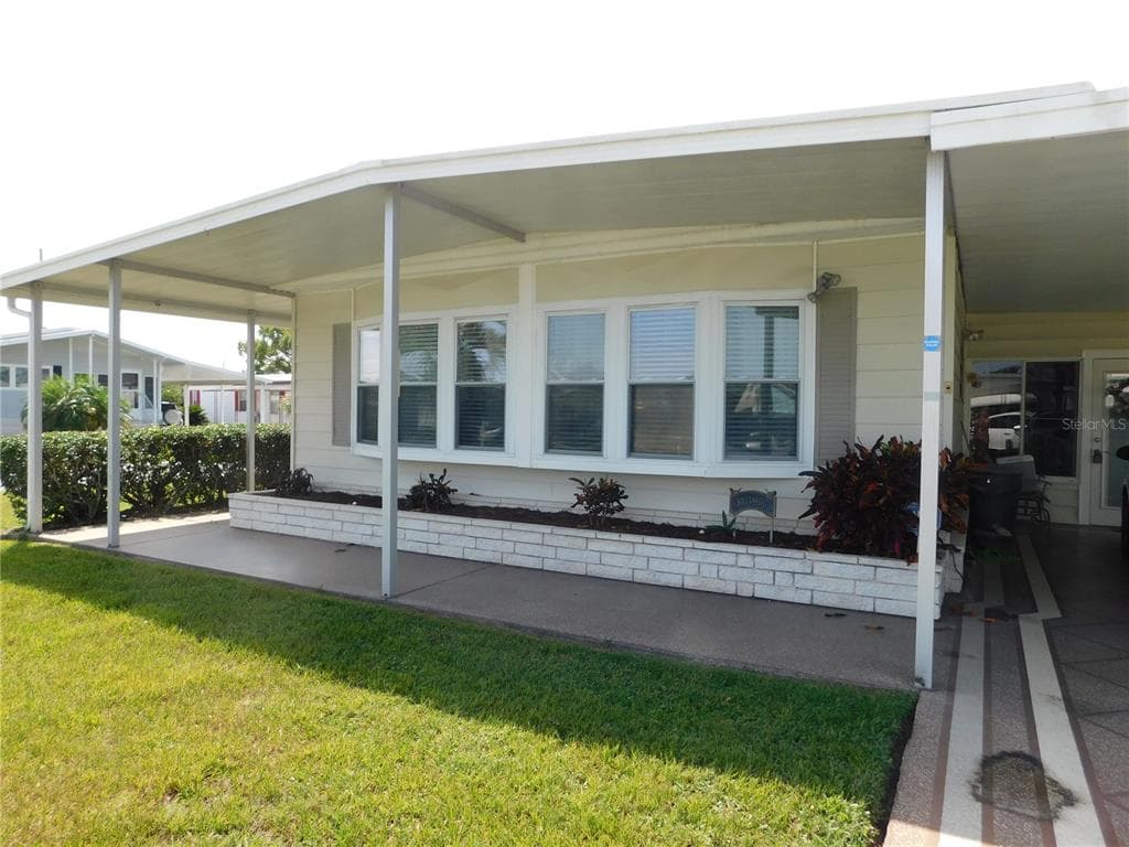 36956 GRACE AVENUE ZEPHYRHILLS, FL 33542