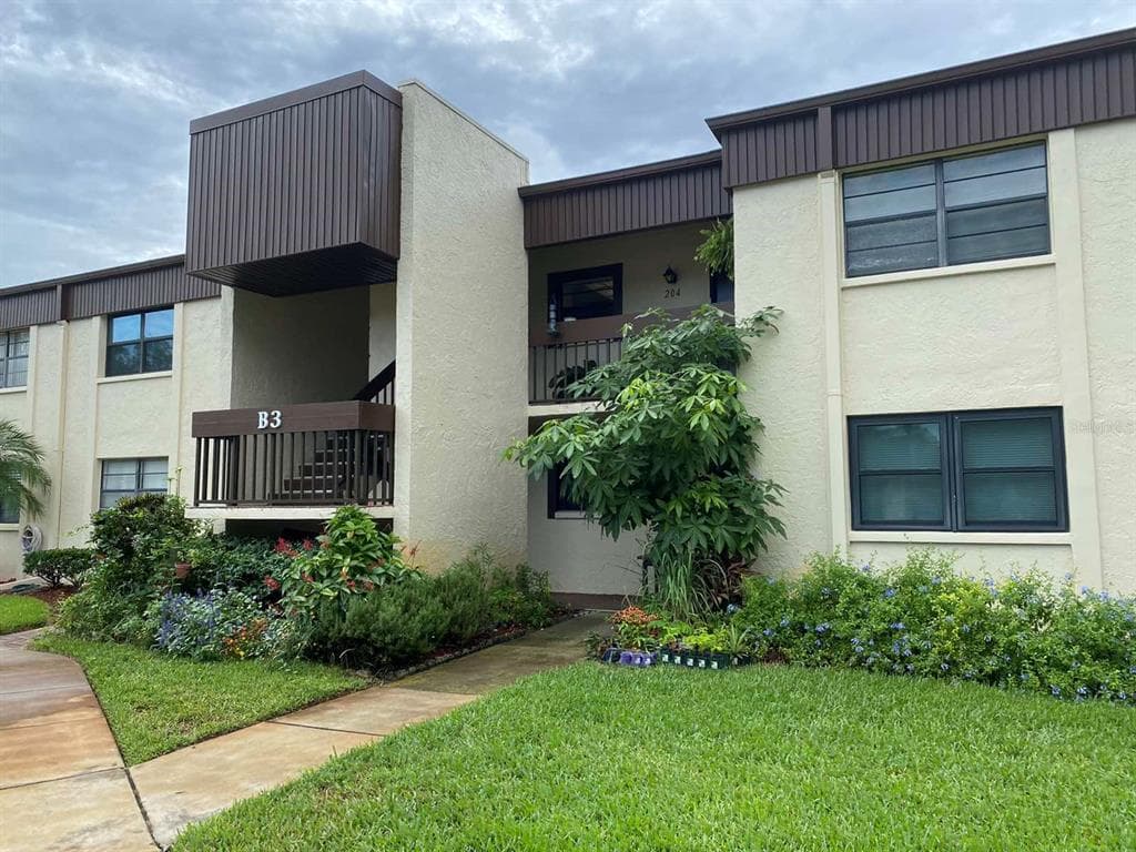 2400 WINDING CREEK BOULEVARD UNIT 203 CLEARWATER, FL 33761