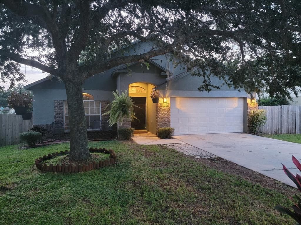 101 ORANGE BUD WAY PLANT CITY, FL 33563