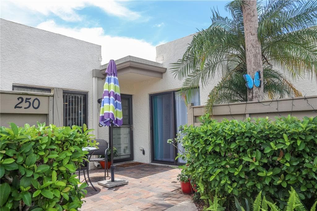 250 SHERWOOD DRIVE UNIT 250 BRADENTON, FL 34210