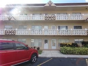 2311 BRISBANE STREET UNIT 33 CLEARWATER, FL 33763