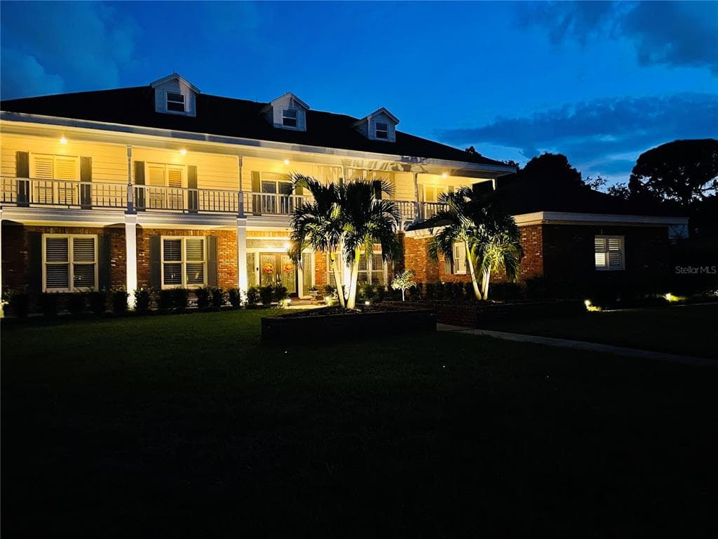 8619 BURNING TREE CIRCLE SEMINOLE, FL 33777