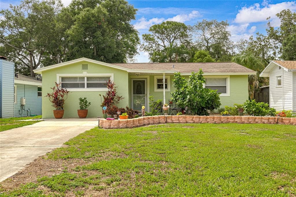 6122 RIVER ROAD NEW PORT RICHEY, FL 34652