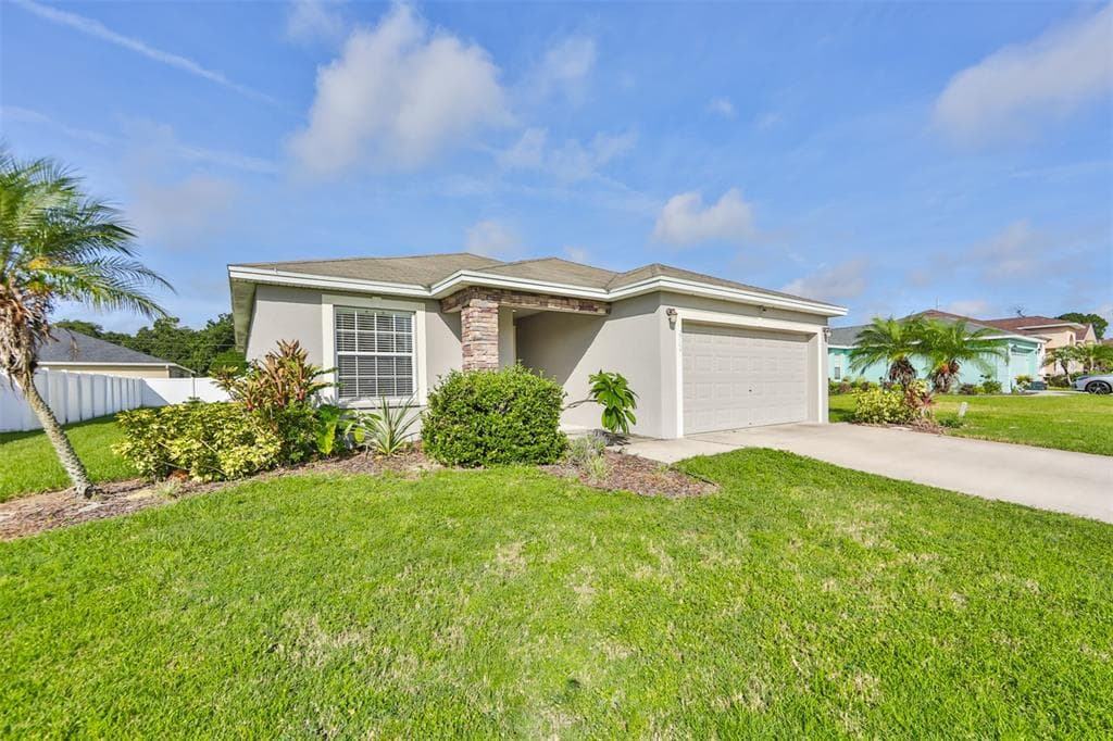 2704 OAK HAMMOCK LOOP MULBERRY, FL 33860