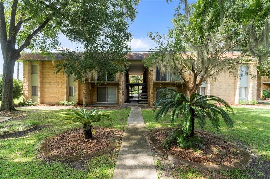 1302 NE 33RD AVENUE OCALA, FL 34470