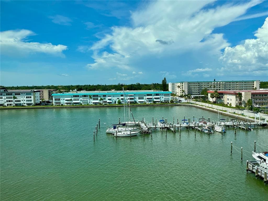 5925 SHORE BOULEVARD S UNIT 611 GULFPORT, FL 33707