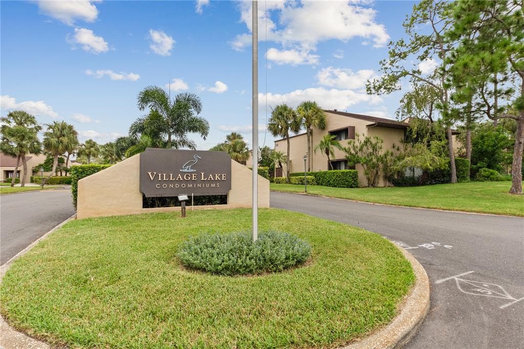 885 N VILLAGE DRIVE N UNIT 103 ST PETERSBURG, FL 33716