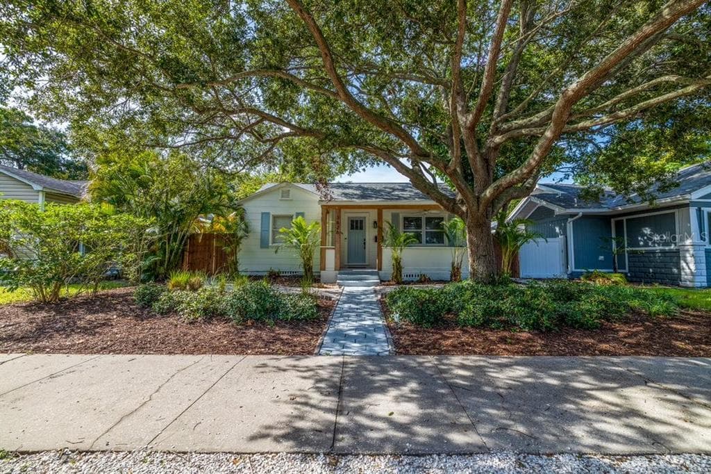 3626 BURLINGTON AVENUE N ST PETERSBURG, FL 33711