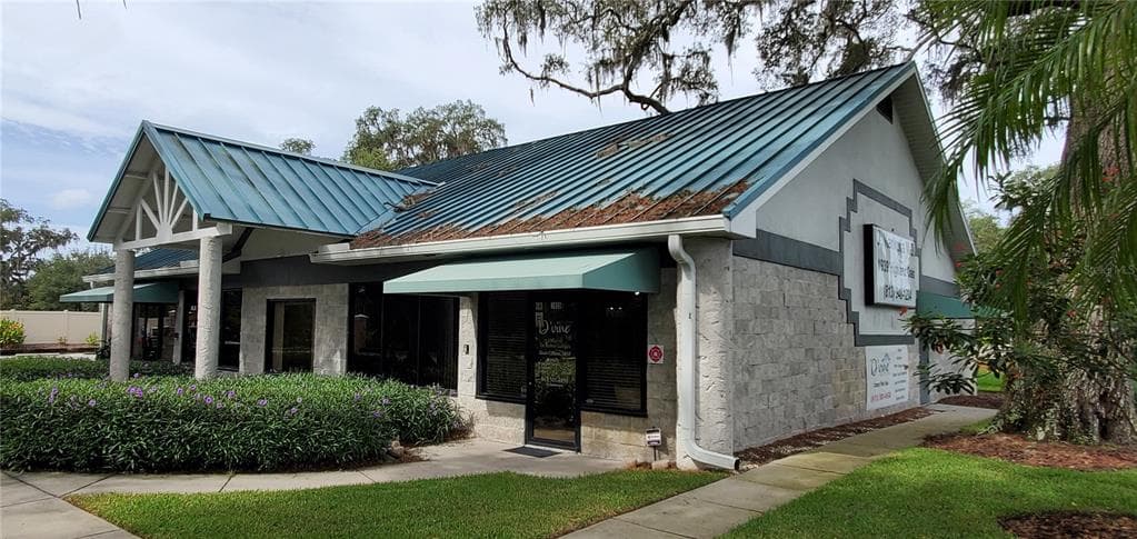 1935 HIGHLAND OAKS BOULEVARD LUTZ, FL 33559
