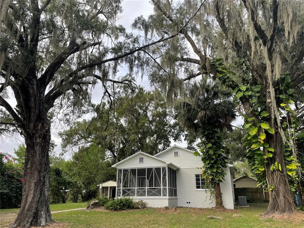 16419 LAKE LANE LUTZ, FL 33549