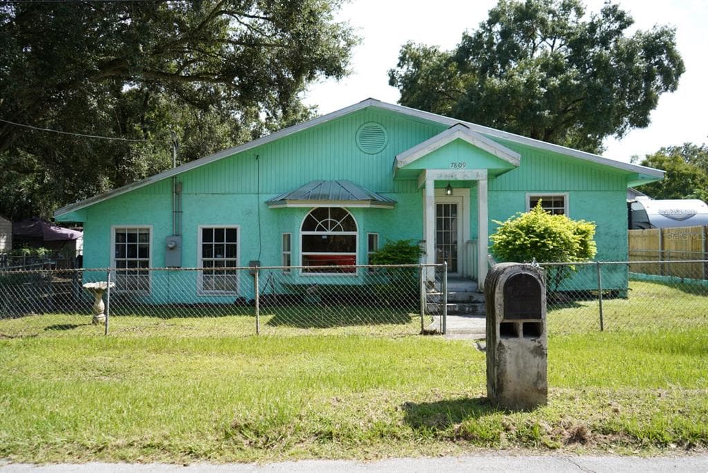 7809 NEW YORK DRIVE TAMPA, FL 33619