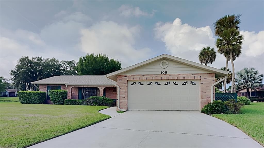 108 KINGS POINT COURT DAYTONA BEACH, FL 32119