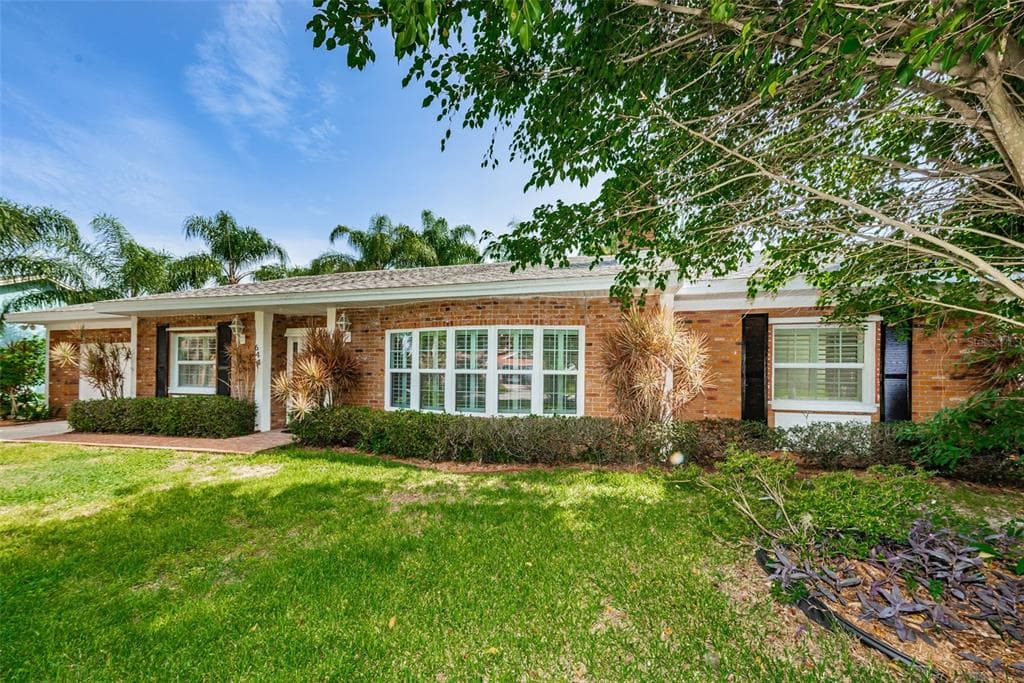 644 TESSIER DRIVE TARPON SPRINGS, FL 34689