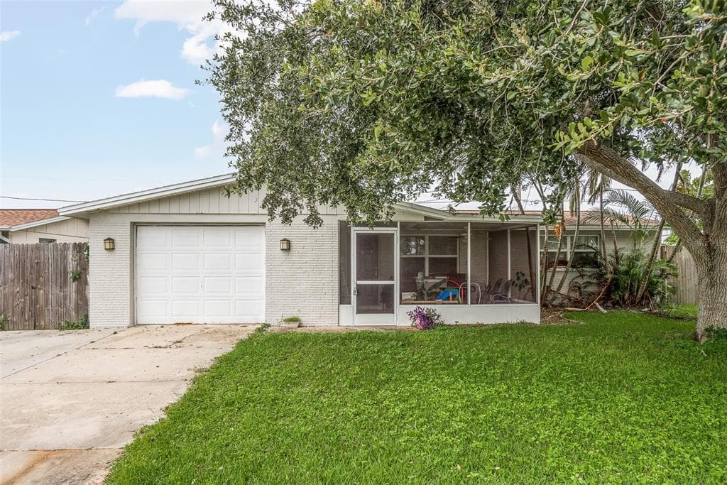 3749 ELMWOOD DRIVE HOLIDAY, FL 34691