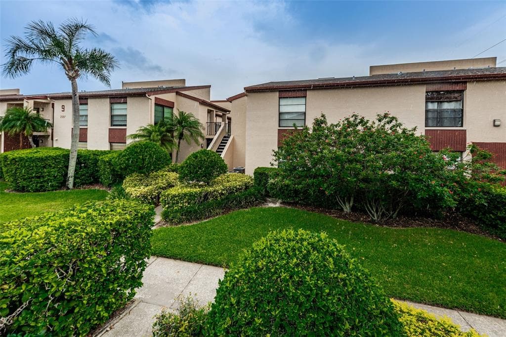 2597 COUNTRYSIDE BOULEVARD UNIT 216 CLEARWATER, FL 33761