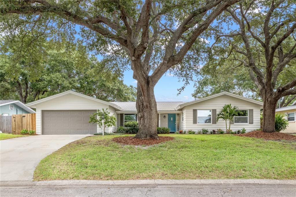 1369 CRESCENT DRIVE