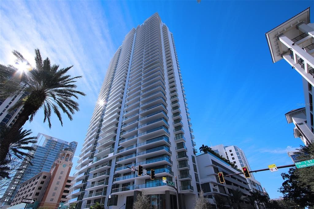 100 1ST AVENUE N UNIT 3406 ST PETERSBURG, FL 33701