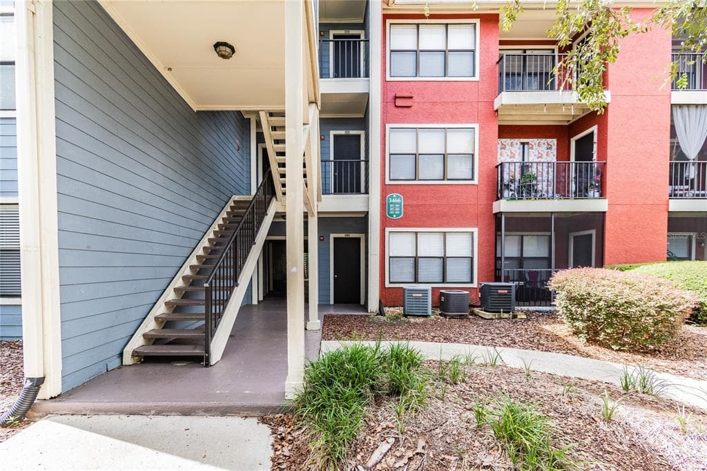 3466 SAINT BART LANE UNIT 204 TAMPA, FL 33614