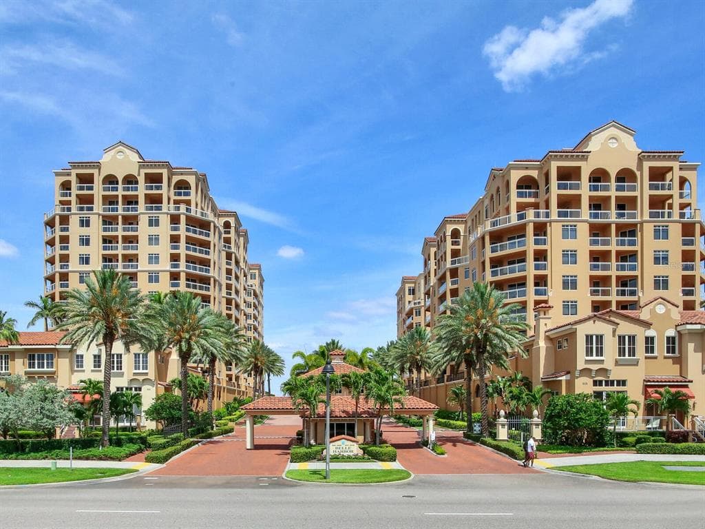 501 MANDALAY AVENUE UNIT 306 CLEARWATER, FL 33767