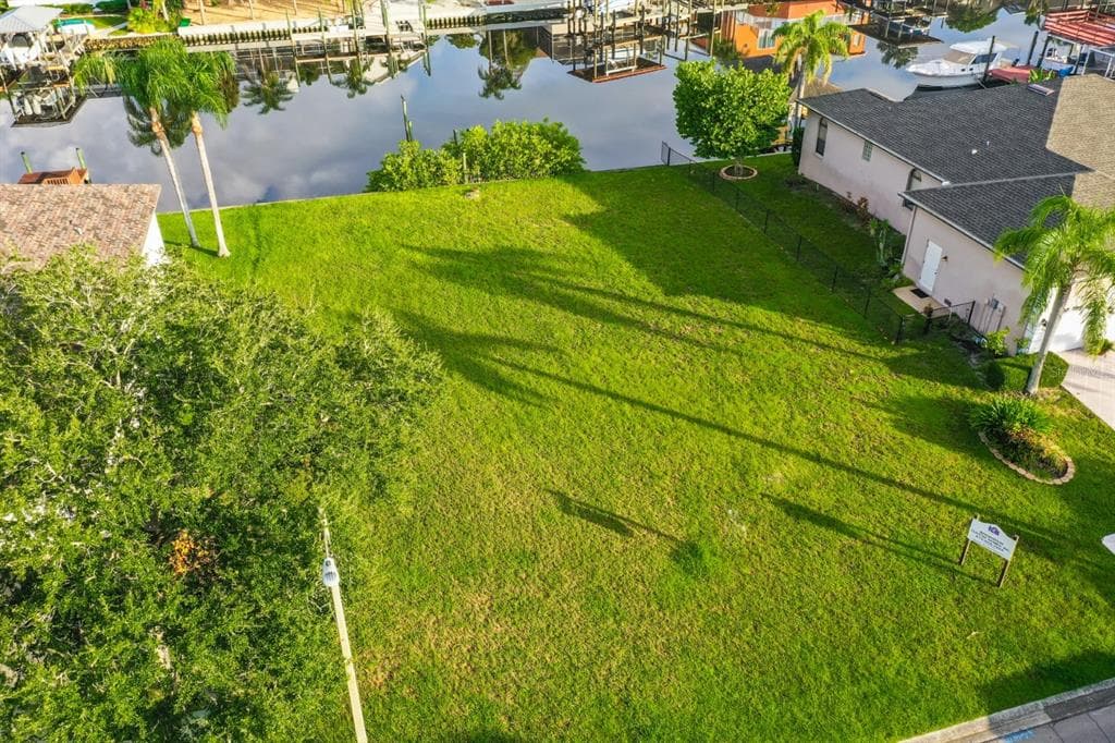 717 BUNKER VIEW DRIVE APOLLO BEACH, FL 33572