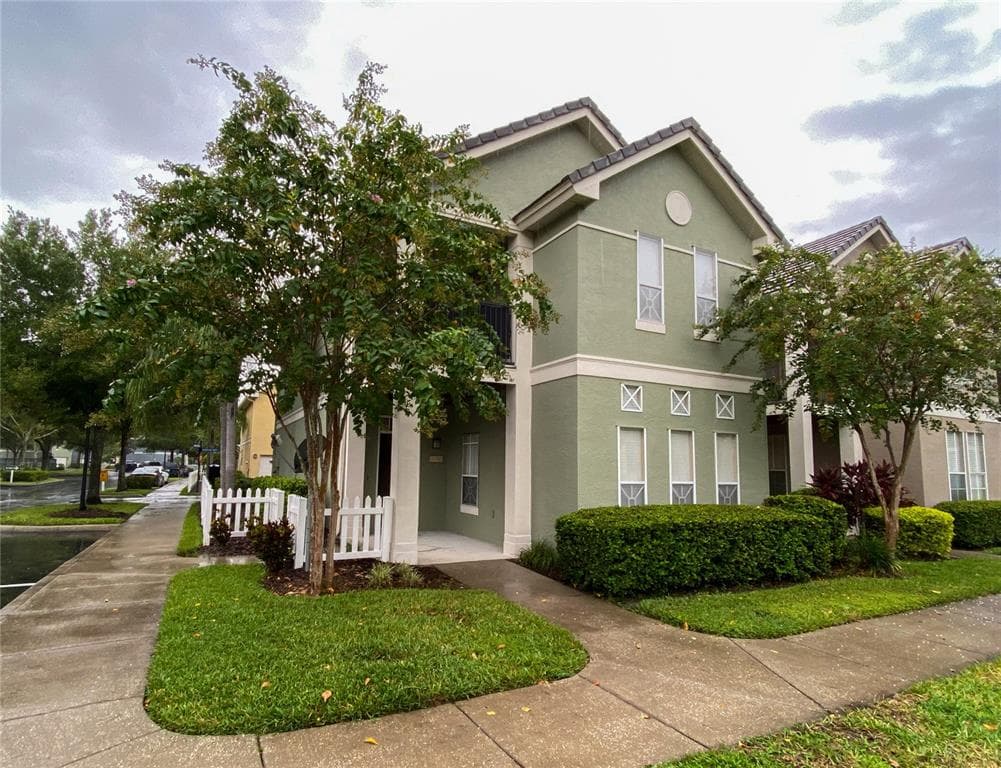 4001 BANGALOW PALM COURT TAMPA, FL 33624