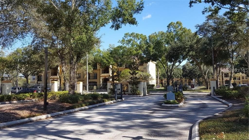 5610 PINNACLE HEIGHTS CIRCLE UNIT 206 TAMPA, FL 33624