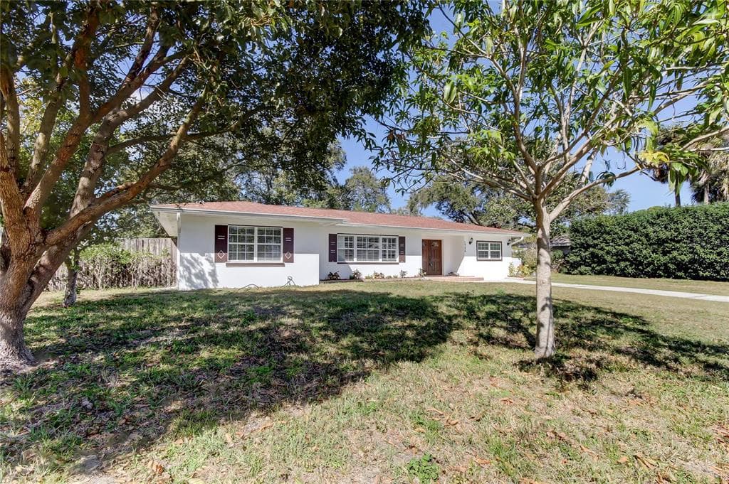 1736 GOLF VIEW DRIVE