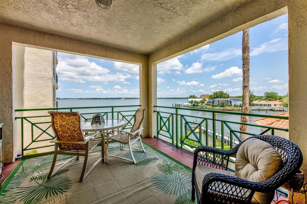 4717 DOLPHIN CAY LANE S UNIT 209 ST PETERSBURG, FL 33711