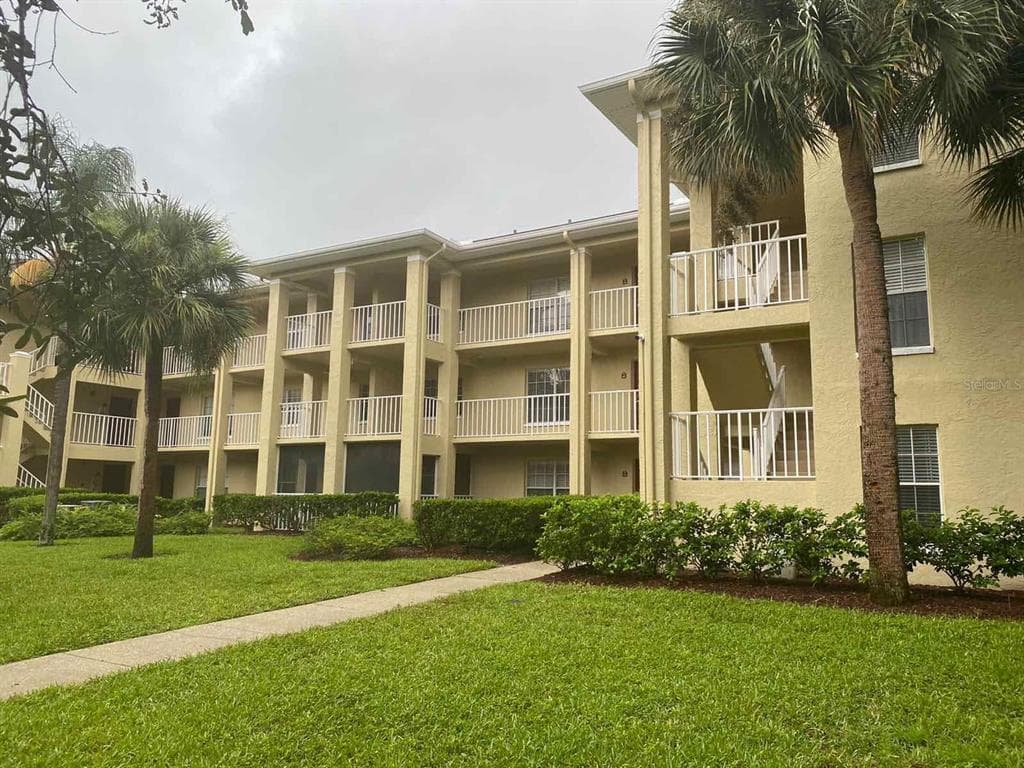 2690 CORAL LANDINGS BOULEVARD UNIT 422 PALM HARBOR, FL 34684
